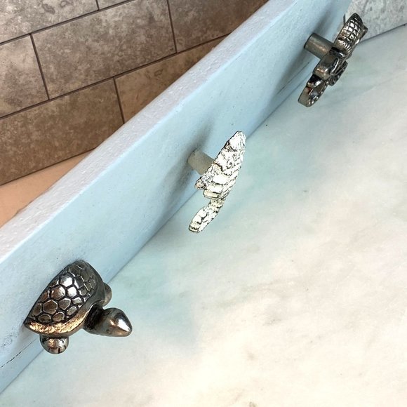 Hand made wall hook with ocean animals crab turtle seahorse octopus child decor - Picture 7 of 8